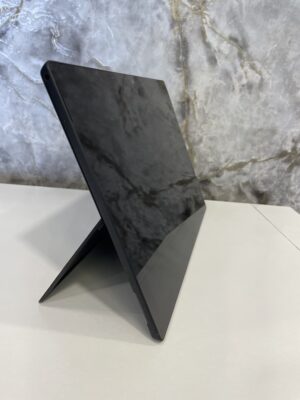 Microsoft Surface 1796